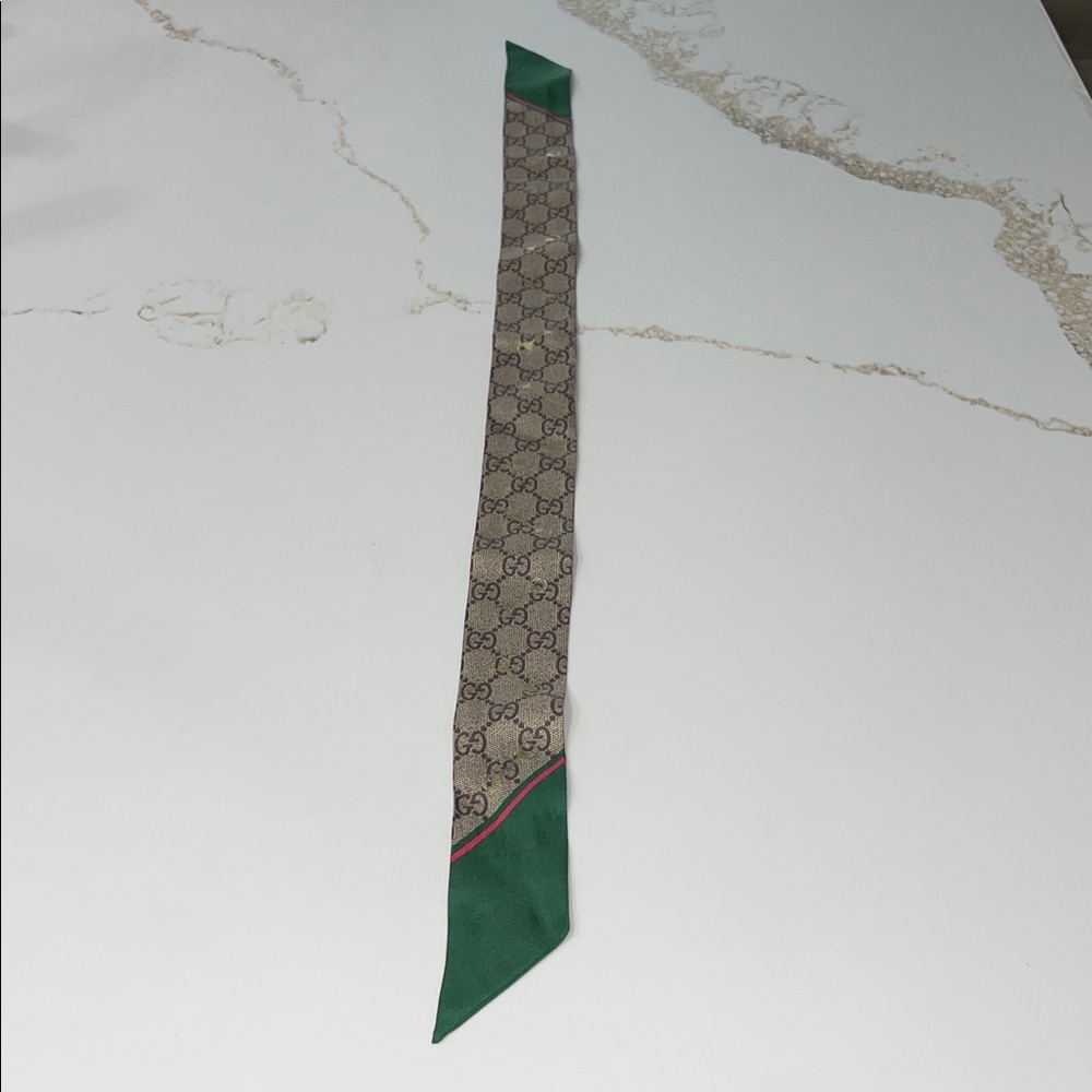 Gucci Silk Horsebit Silk Scarf Bandeau in Green with Pink | OS - Picture 4 of 6